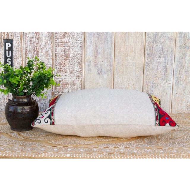 Kyra Linen Tribal Border Pillow For Sale In Los Angeles - Image 6 of 9