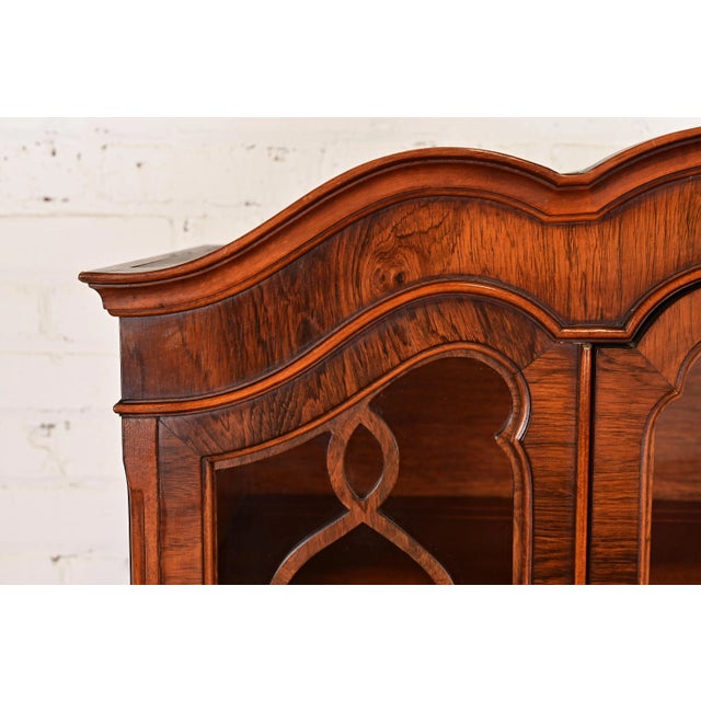 Wood Romweber French Provincial Louis XV Carved Rosewood Inlaid Marquetry Breakfront Bookcase Cabinet, Circa 1920s For Sale - Image 7 of 17