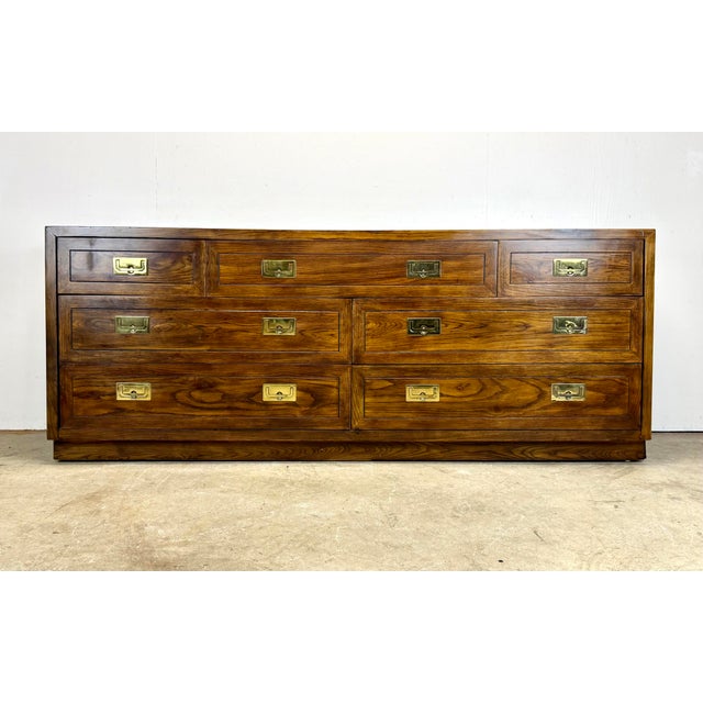 Mid-Century Modern Henredon Scene One Campaign Style 7-Drawer Long Dresser in Oak & Brass For Sale - Image 3 of 12