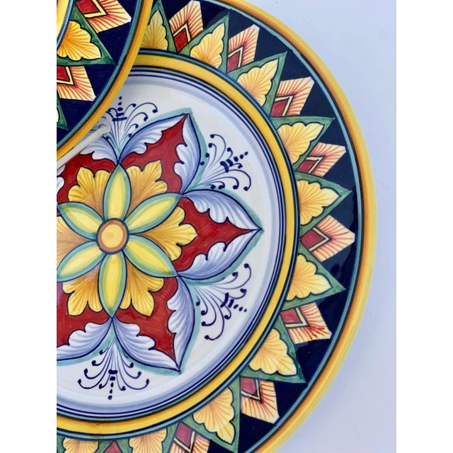 Vintage Italian ‘Gialletti Giulio’ Deruta Hand Painted Majolica Dinner Plates- Set of 2 For Sale - Image 9 of 11