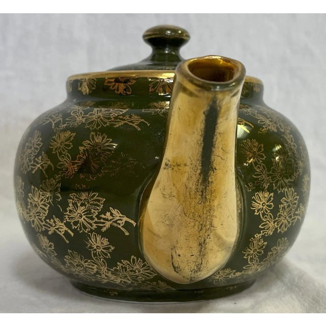 English 1950's Hall's China Ceramic Teapot With Gold Painted Accents For Sale - Image 3 of 12
