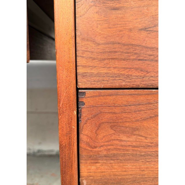 Mid 20th Century Mid-Century Modern Writing Desk For Sale - Image 9 of 10