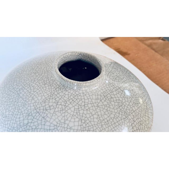 French Art Deco White Crackled Ceramic Vase, 1940s For Sale - Image 6 of 12