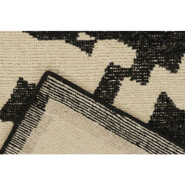 Textile Rug & Kilim’s Distressed Style Abstract Rug in White and Black Geometric Pattern For Sale - Image 7 of 8