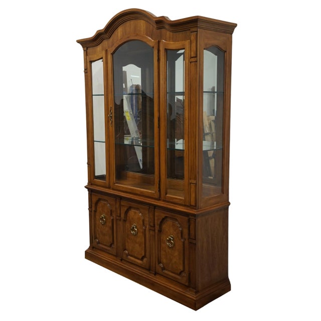 Late 20th Century Thomasville Furniture Serenade Collection Burled Walnut Italian Neoclassical Tuscan Style 53" Lighted Display China Cabinet 21221-421 For Sale - Image 5 of 10