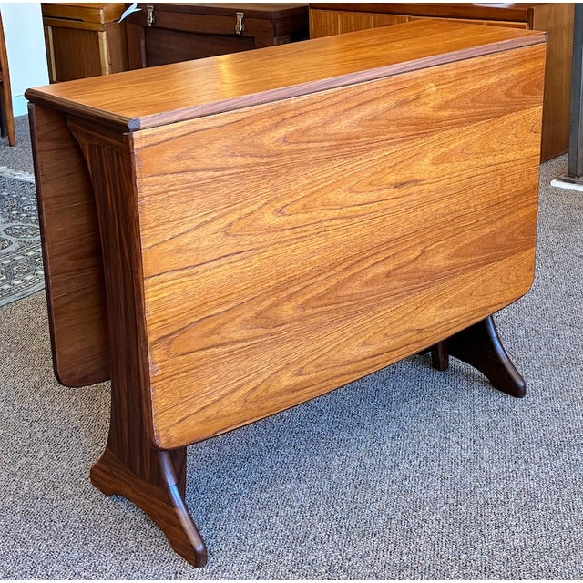 Mid 20th Century Classic Space-Saving Mid Century Modern Teak Drop Leaf Dining Table c.1960 For Sale - Image 5 of 11