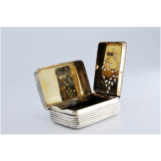 Metal George V Fluted Silver and Gold Vinaigrette Box For Sale - Image 7 of 11