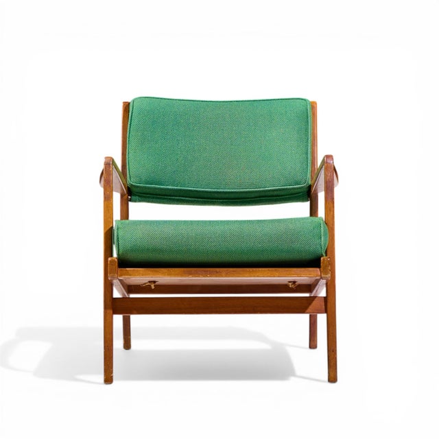 Jens Risom Mid Century Lounge Chair This chair measures: 26.75 wide x 28 deep x 30 high, with a seat height of 17 and arm...