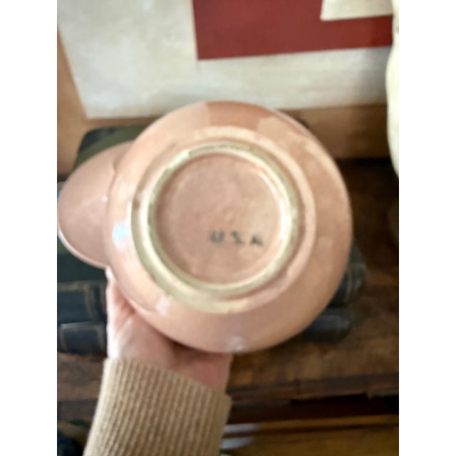 1950s Blush Speckled Mid Century Covered Casserole Dish Usa Stoneware For Sale - Image 10 of 11