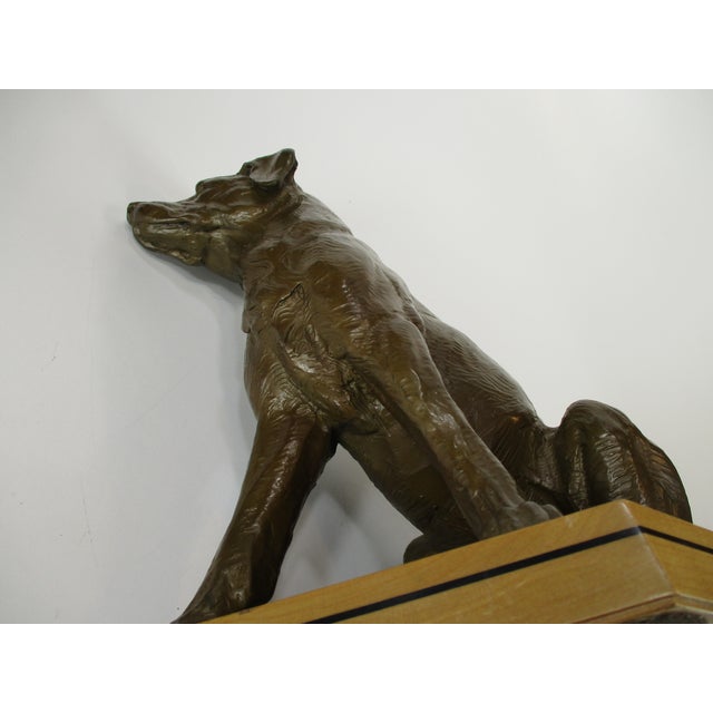 Bronze Dog Statue Lab, Labrador Sitting Wooden Bace Artist Signed: Name? & 1995 For Sale - Image 4 of 12