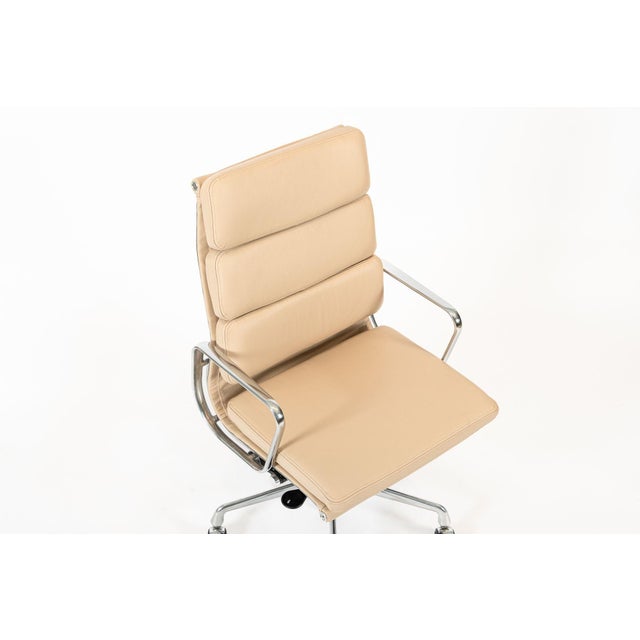 Metal Eames Herman Miller Tall Cream Leather Office Chair Aluminum Group For Sale - Image 7 of 12