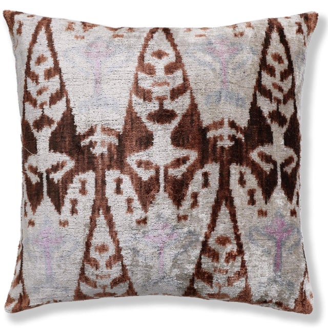 "Bridge the gap between warm and cool tones in your home with this stunning 20x20 inch silk velvet pillow. The design...
