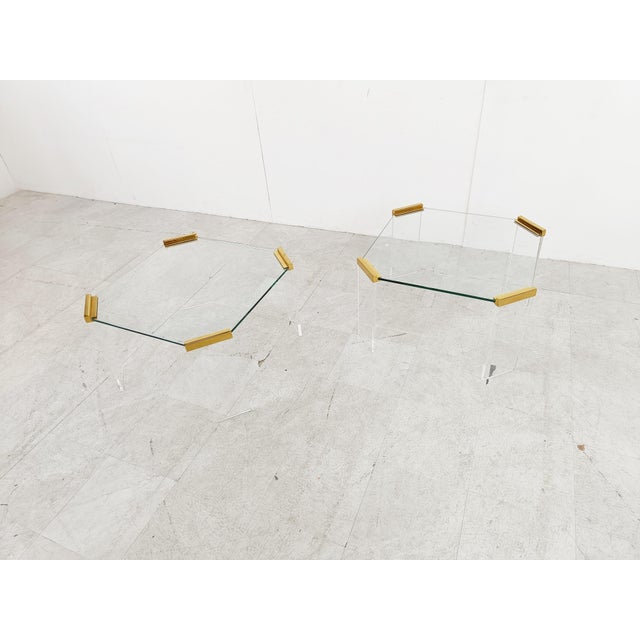 Acrylic Glass and Brass Coffee Tables, 1970s, Set of 2 For Sale - Image 8 of 12