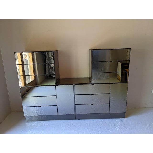 1980s 1980s Ello Gunmetal Stainless & Smoked Mirror Cabinet Set, Attributed For Sale - Image 5 of 15