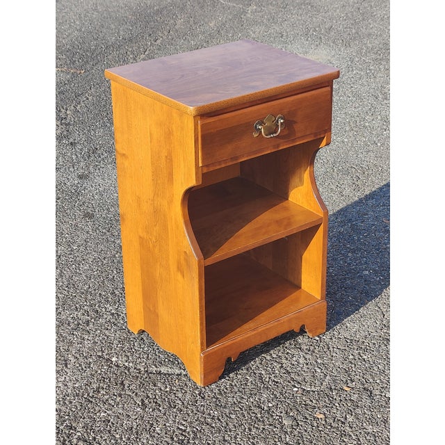 Mid 20th Century Ethan Allen Baumritter Heirloom Nutmeg Maple Colonial Early American Nightstand For Sale In Washington DC - Image 6 of 9