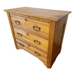 Early 20th Century 3-Drawer Oak Dresser For Sale