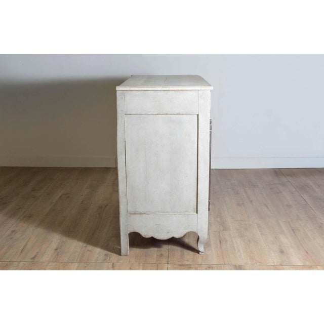 Mid-18th Century French Louis XV Period Painted Buffet with Drawers and Doors For Sale - Image 9 of 10
