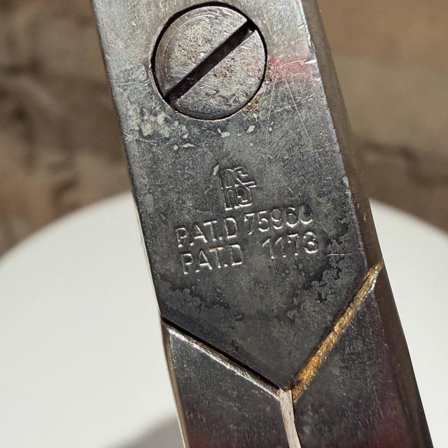 Mid-Century Modern Italian-Made Office or Dressmaking Shears I S A For Sale - Image 12 of 14