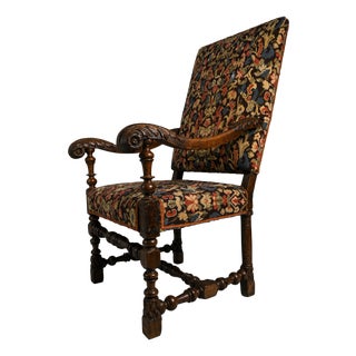 17th Century Carved Walnut Armchair, Lombardy, 1600 For Sale