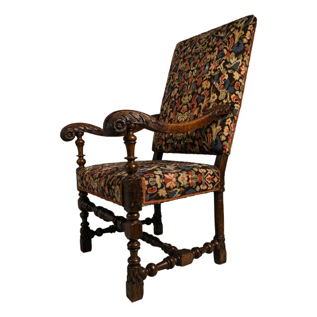 17th Century Carved Walnut Armchair, Lombardy, 1600 For Sale