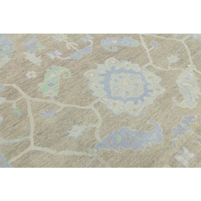 10x14 Modern Oushak Style Hand-Knotted Wool Rug in Neutral Beige & Slate Blue For Sale - Image 11 of 12