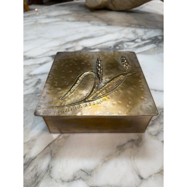 Modern 1970s Handcrafted Brass Box With Wheat Relief Design For Sale - Image 3 of 5