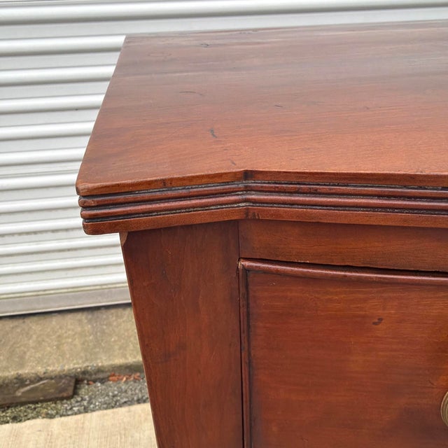 Wood 1820s Pennsylvania Figured Cherry Bowfront Chest of Drawers - Lancaster / Philadelphia For Sale - Image 7 of 18
