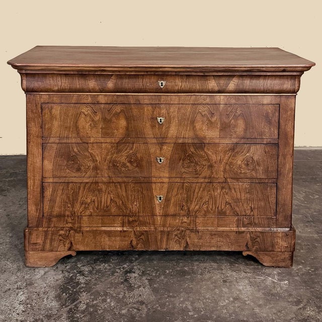 Mid 19th Century 19th Century French Louis Philippe Walnut Commode For Sale - Image 5 of 15