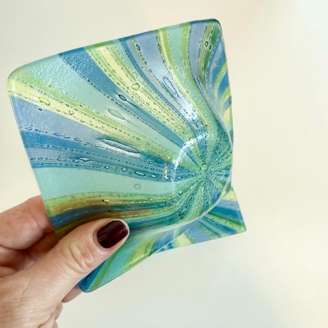 Blue 1950s Set of 2, Mid Century Modern Signed Higgins Art Glass Ashtray / Bowl Blue Starburst MCM For Sale - Image 8 of 10