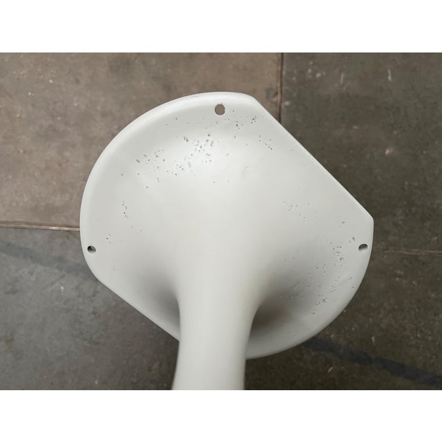 Mid-Century Modern Space Age Tulip Table or Stool Base in Metal For Sale - Image 10 of 17