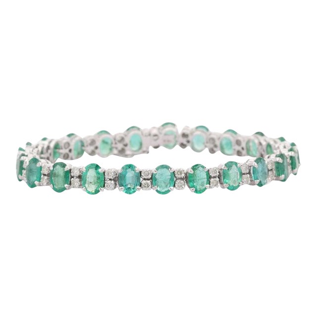 Handcrafted 14kt Solid White Gold Natural 16.07 Ct Emerald Diamond Bracelet For Sale