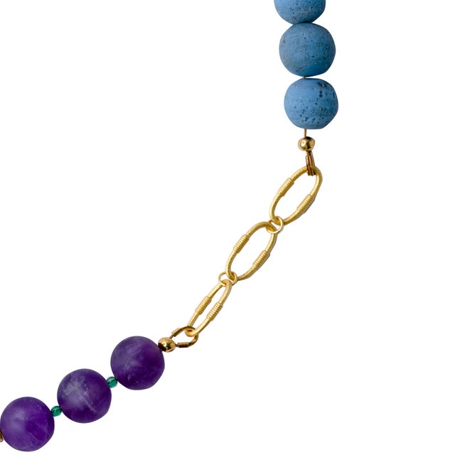 Amethyst & Blue Ceramic Gold Chain Necklace For Sale - Image 4 of 8