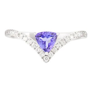 Trillion Cut Tanzanite Chevron Style 14k White Gold Ring Size 7 For Sale