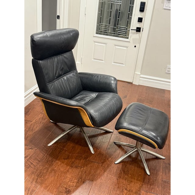 1990s Img Space 5300 Ergo-Tilt Leather Recliner (T401 Tuxedo/Oak) For Sale - Image 5 of 9
