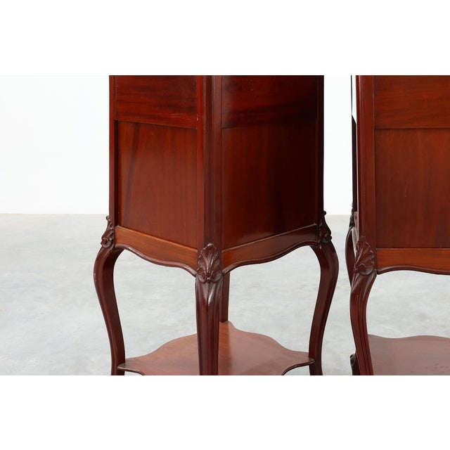 Wood Walnut Louis XV Nightstands with Carrara Marble Tops, France, 1900, Set of 2 For Sale - Image 7 of 17