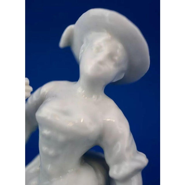 White Porcelain Lady and Dandy from by Real Casa Ferdinandea, Naples, Italy, 18th Century, Set of 2 For Sale - Image 18 of 18
