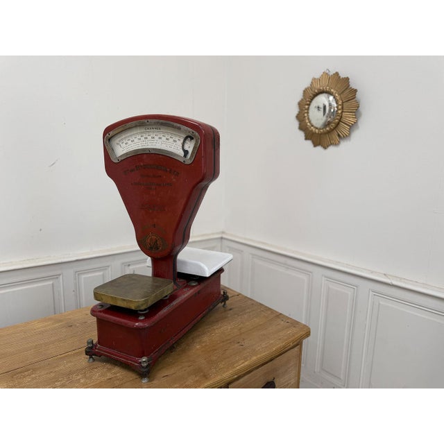 Superb double-pan grocery scale, still in working order, dating from the 1900s. Manufactured by the Duchesne company in...