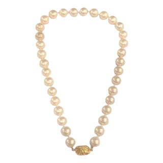 Faux Pearl Choker Necklace With Plated Locket For Sale