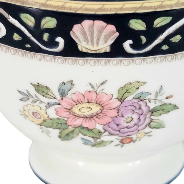 Vintage Wedgwood Runnymede Bone China Tea Cups, England Floral & Shell Motif Set of 4 For Sale - Image 10 of 11