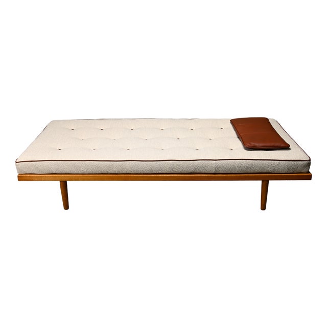 Scandinavian Daybed Model 190 in Oak, Bouclé and Leather attributed to Børge Mogensen, 1960s For Sale