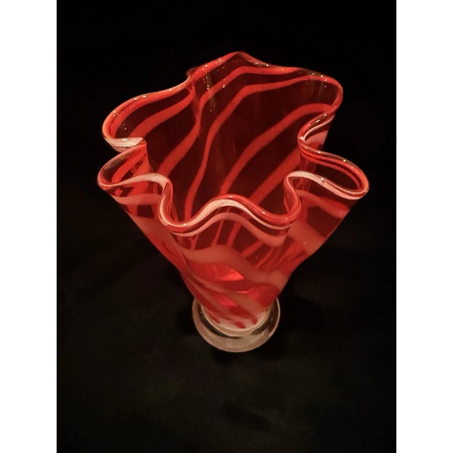 Murano Vintage MCM Murano Style Hand Blown Swirl Ruffle Rim Art Glass Vase For Sale - Image 4 of 6