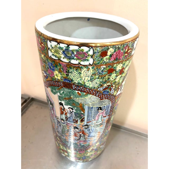 1960s Hand-Painted Chinese Ceramic Gilt Umbrella Stand For Sale - Image 5 of 6