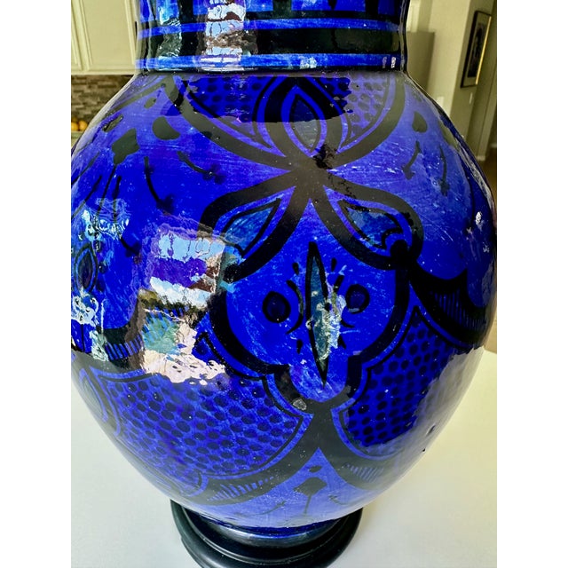 Pair of Vintage Mid-Century Moorish Safi Hand-Painted Cobalt Ceramic Table Lamps For Sale - Image 15 of 17