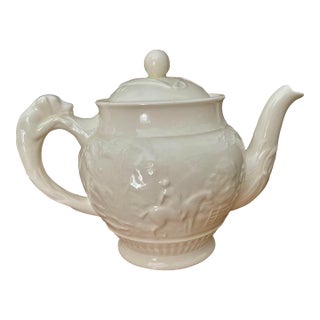 Mid 20th Century Wedgewood Devonshire Off-White Embossed Neoclassical Hunting Scene Teapot For Sale