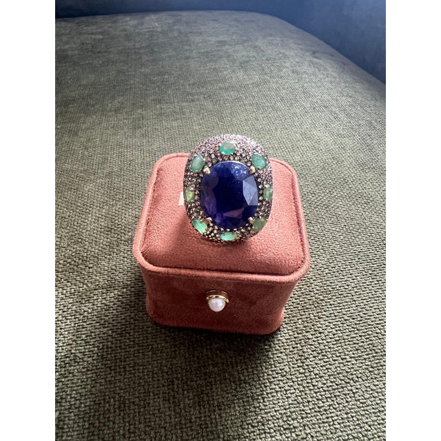 Gemstone Bochic “Orient” Natural Sapphire & Emerald Ring Set In 18K Gold & Silver For Sale - Image 7 of 17