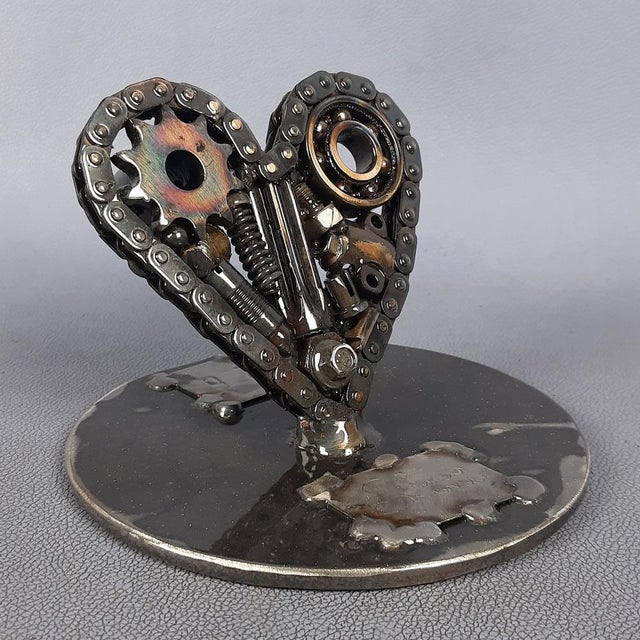 Early 21st Century Sculpture Heart in Metal, Iron & Steel by Simon Saronni For Sale - Image 5 of 14