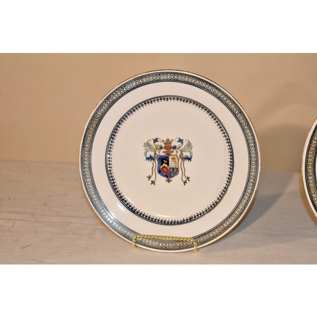 English 19th Century Set of Three Armorial Plates For Sale - Image 3 of 11