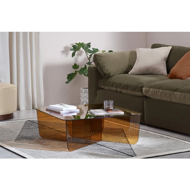 Dimensions : 31.5''X31.5''X11.8'' Material : 10 mm (3/8'') acrylic ( amber-caramel) Our coffee table with modern design is...