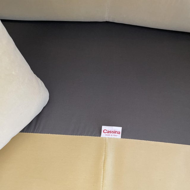 Cassina Marlaunga Two-Seater Sofa by Vico Magistretti for Cassina, 1970s For Sale - Image 4 of 10