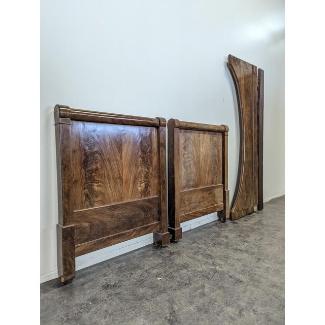 Restoration Daybed in Flamed Mahogany, in Very Good conditions.